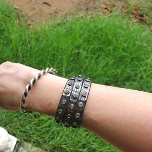 Croc foiled leather w/rhinestones wrap bracelet
